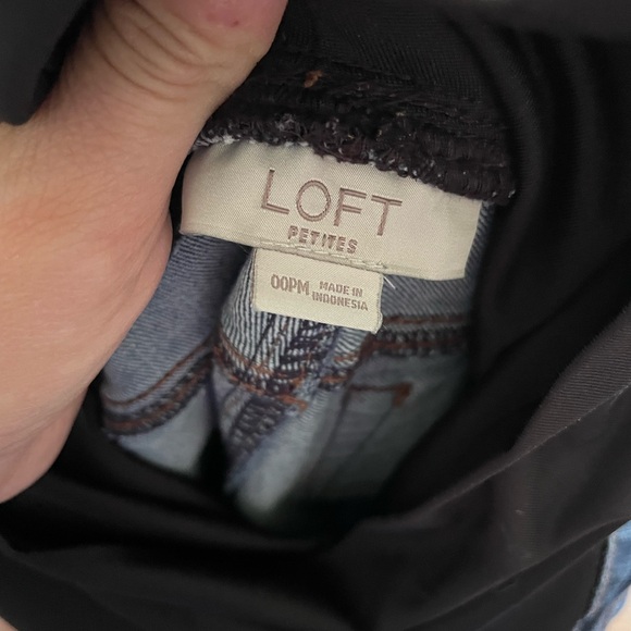 LOFT Petite Maternity Jeans - Picture 2 of 4